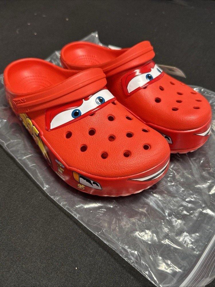 crocs lightning mcqueen adult 7 Mens 9 Women’s