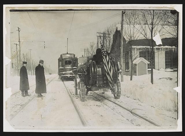 Photo:New York 1908 Thomas Flyer Streetcar Winter New York-to-Paris Race