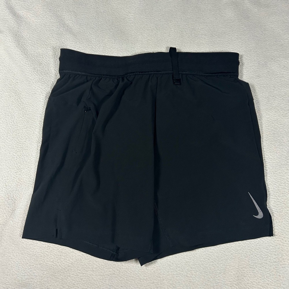 Nike Yoga Shorts Mens Medium Black Dri-FIT Zipper Pocket DC5320-010