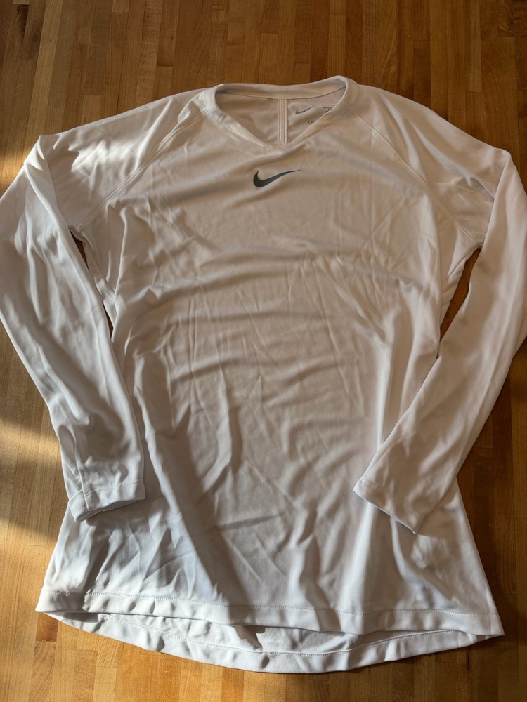 Nike thermal dri fit long sleeve women’s L white