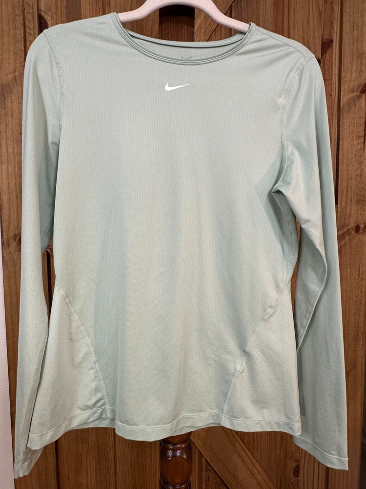 Nike Pro Long Sleeve Crew Neck Women's Top Size Medium Green Dri-Fit