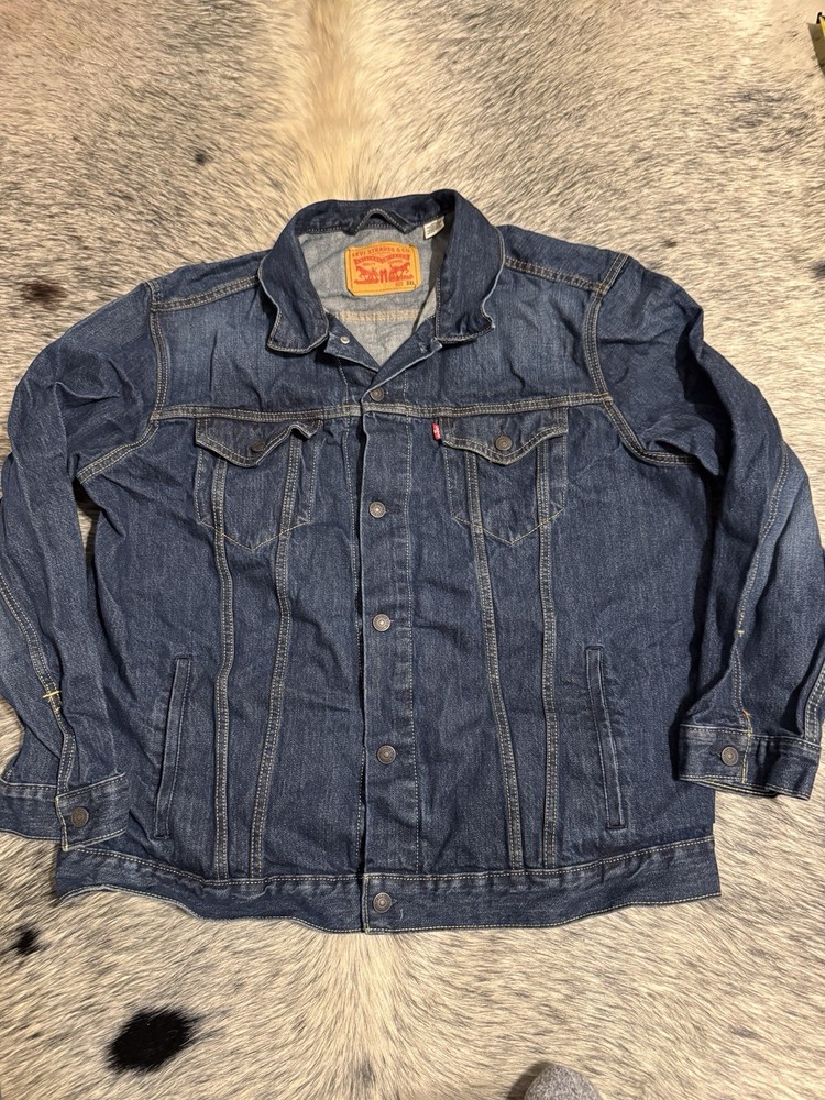 Levi’s Strauss & Co. Classic Denim Trucker Jacket – Size 3XL 👖🔥
