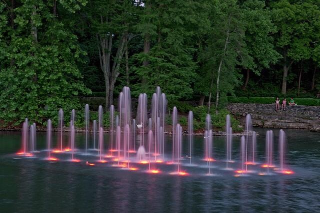 Photo:Tuscumbia Alabama 2010 Spring Park water show fountain display
