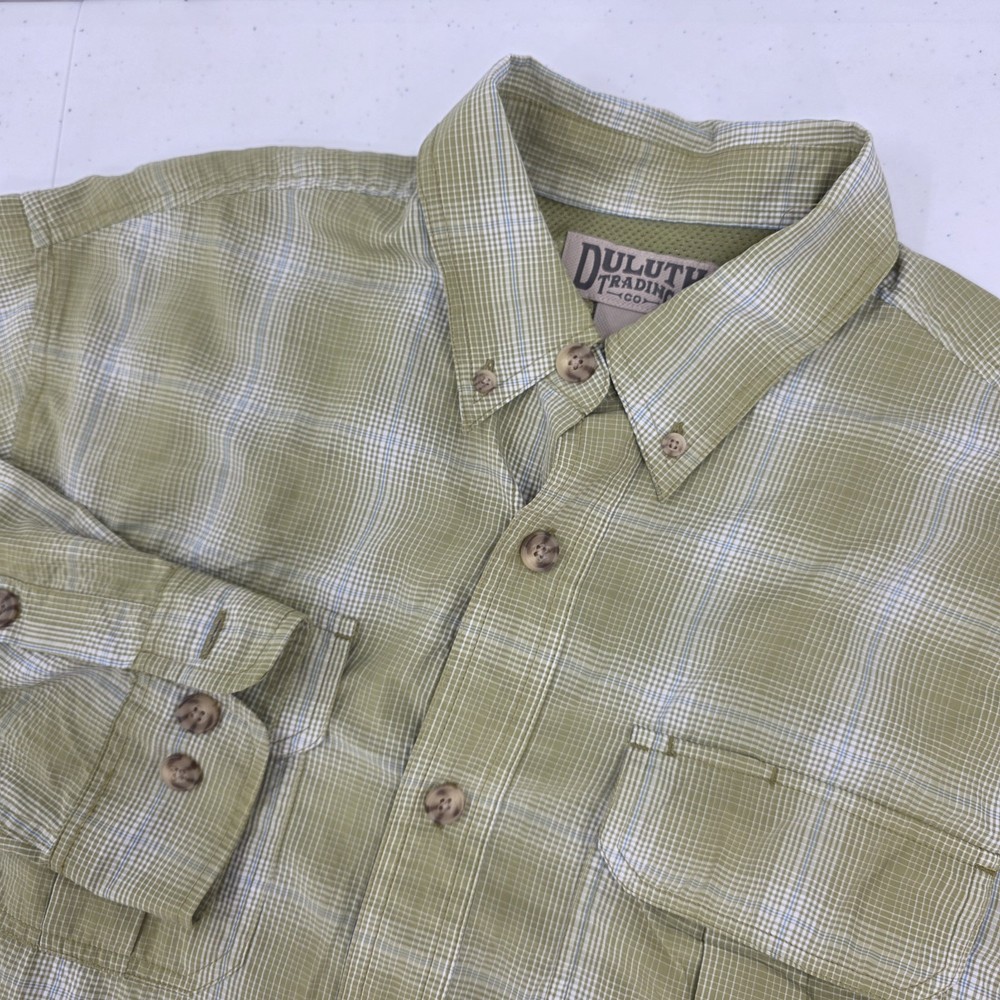 Duluth Trading Co Shirt Men's Medium Green Plaid Vented Fishing Camping Hiking