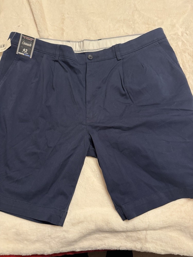 Roundtree & Yorke Men's pleated Classic fit 9in Casuals Shorts-Navy-42 NWT