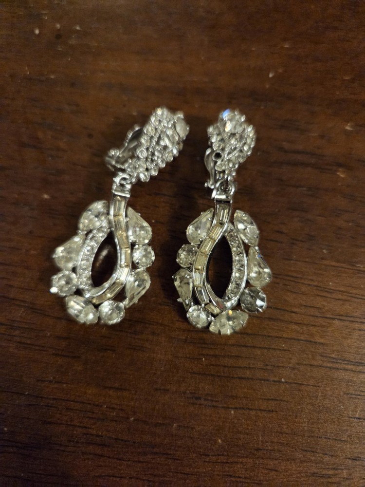 vintage rhinestone clip on earrings