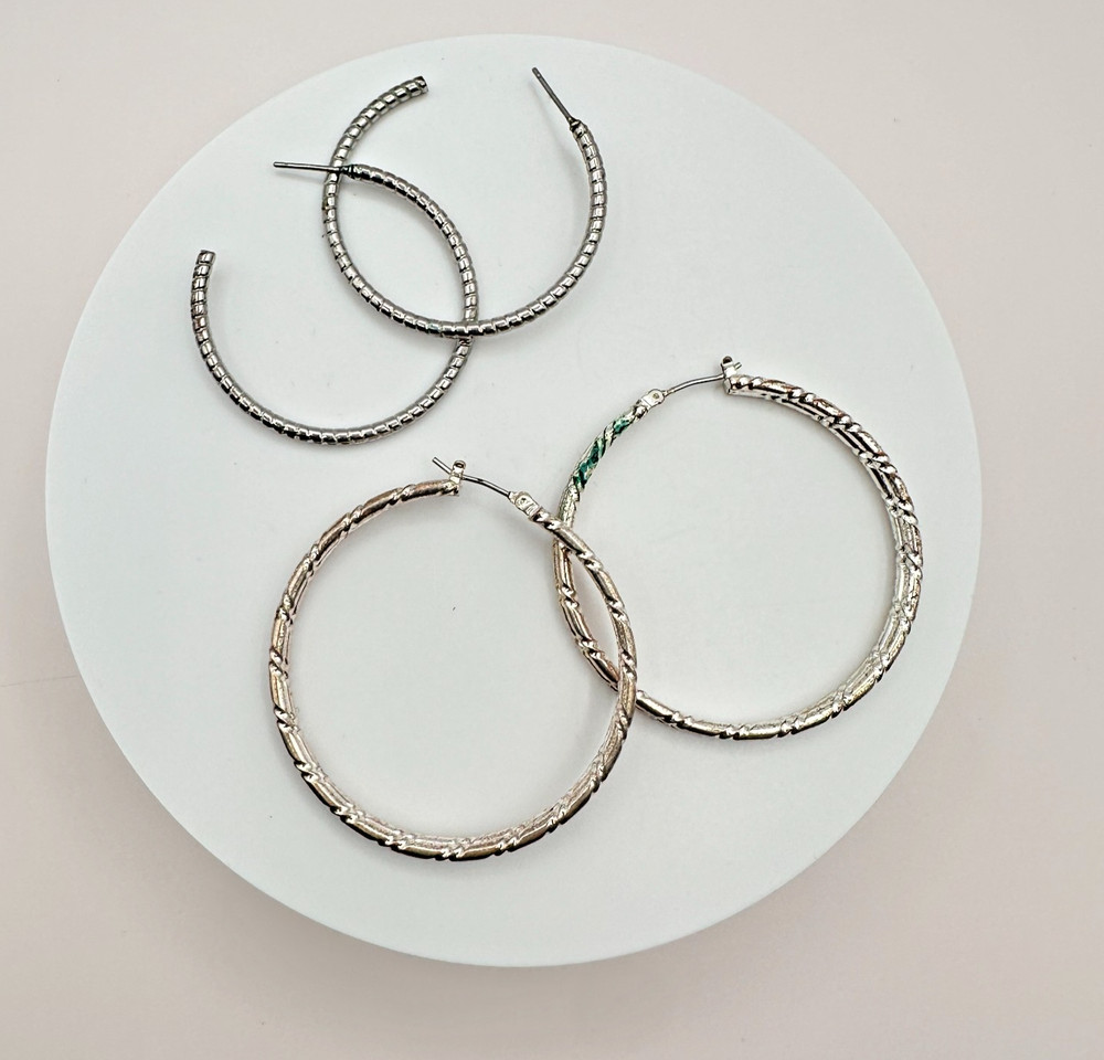 Vintage Y2K Silver Tone Ribbed Textured Hoop Earrings Set Women's Jewelry