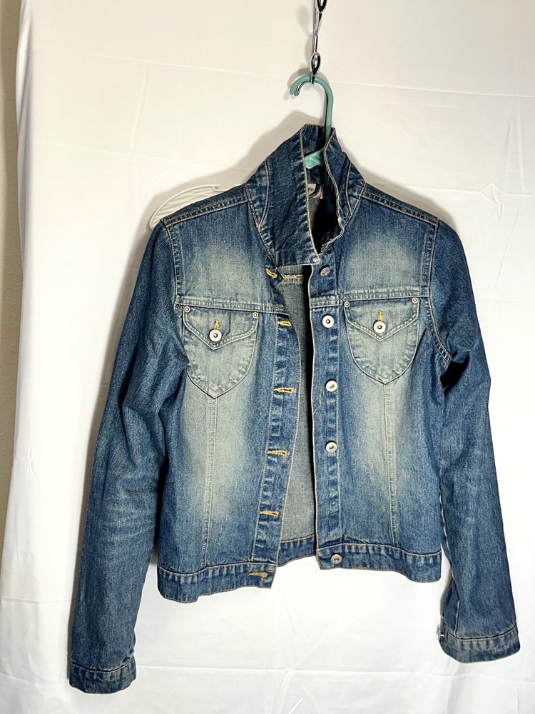 Periscope Women's Medium Distressed Denim Blue Jean Jacket Pockets Long Sleeve