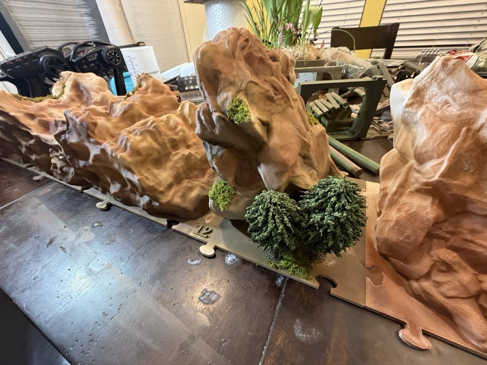 Full Airbrush/props-Custom RC Crawler Course Pc Interlocking 1/18-1/10 Scale.This Is Individuals That Are Airbrushed 10$ Veg$10