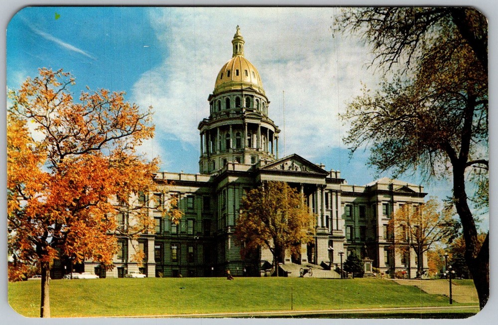 Vtg Postcard State Capitol Gold Dome Denver, CO 1950s
