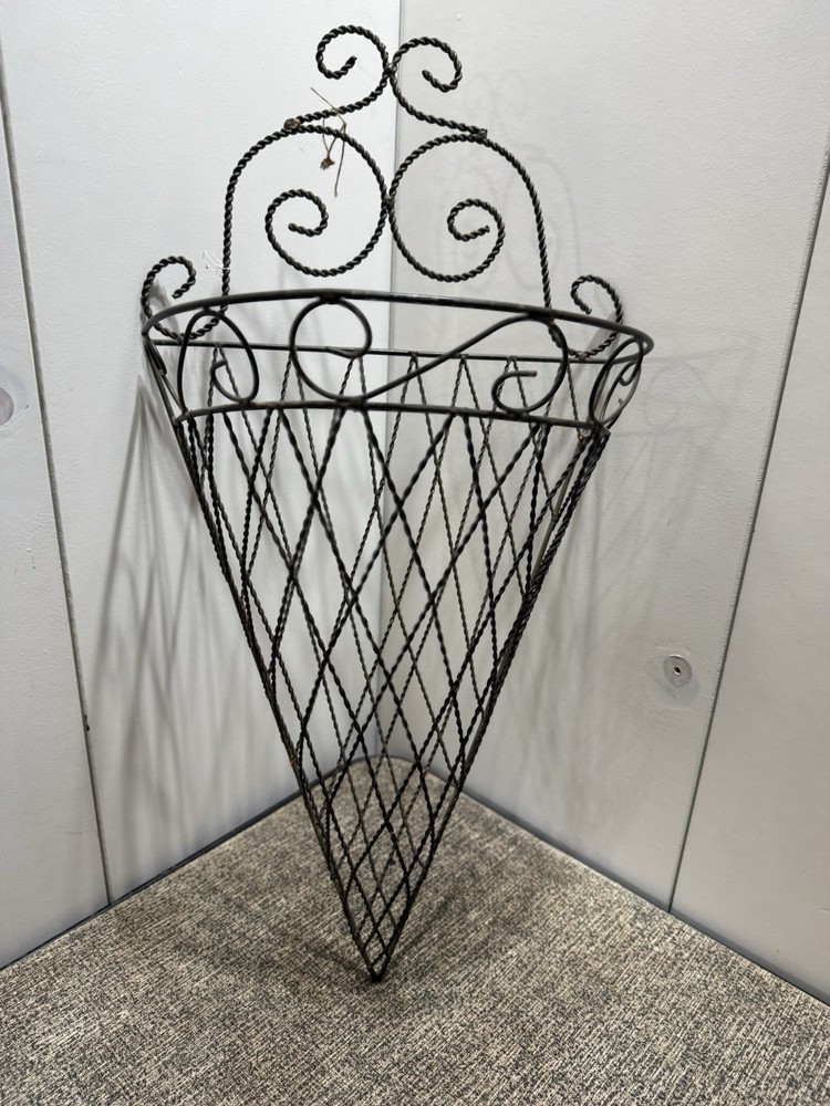 Vintage Garden Planter Metal Wall Pocket Wire French Country Style Large