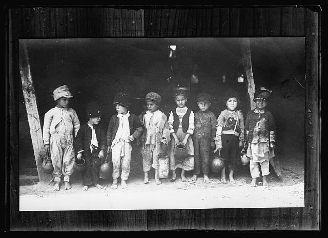 Photo:Potlogi Romania 1919 Soup Aspirants Children with Pails