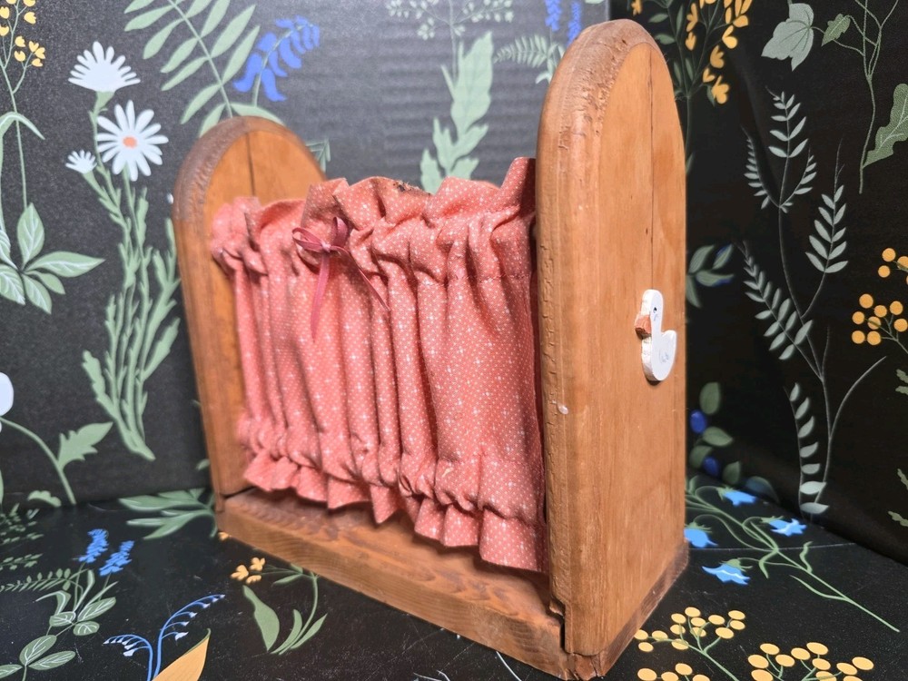 Vintage Wooden Country Goose Napkin Holder Curtain Kitchy Cottagecore Rustic Red