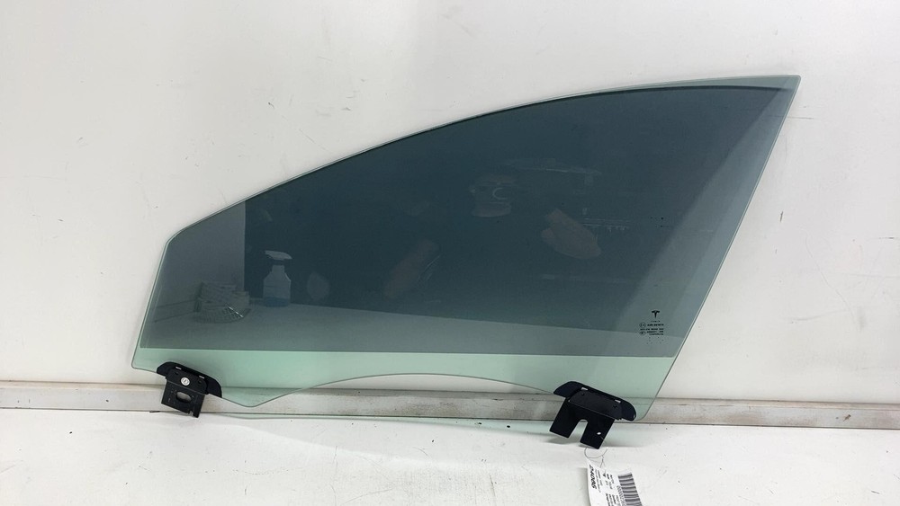 2012-2015 Tesla Model S Left Front Door Window Glass 43R-001074