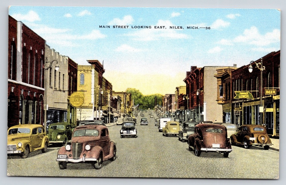 Niles Michigan~Main St Road East View~Cars~Bar Sign~Lamps~Linen 1940s Postcard