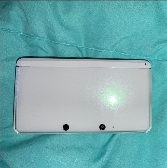 Nintendo Japanese 3DS White Handheld System CTR-001 (READ DESCRIPTION)