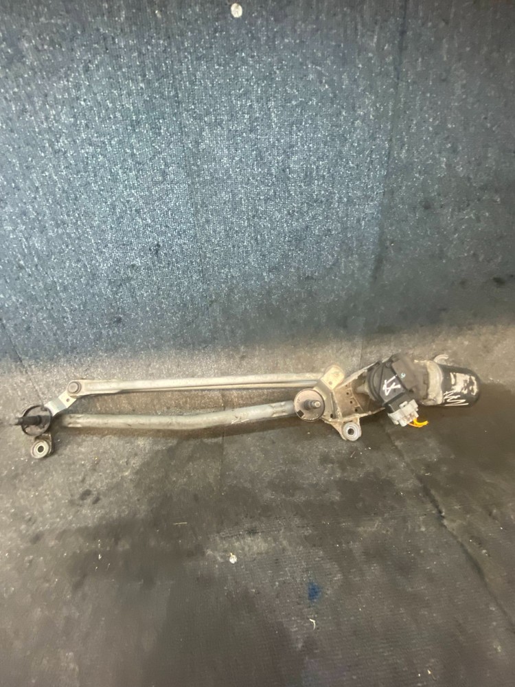 2010 NISSAN QASHQAI TEKNA DCI MK1 5DR FRONT WINDSCREEN WIPER MOTOR W/ LINKAGE