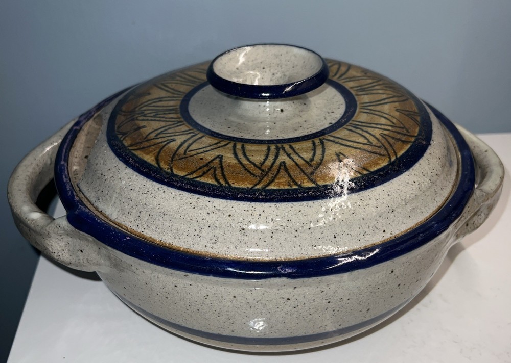 Pottery Hand Thrown  Covered Casserole Dish Soup Tureen ~ SIGNED