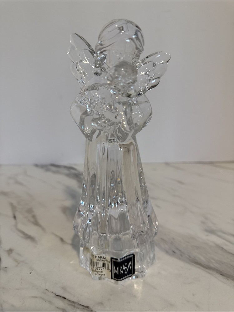 Mikasa Lead Crystal Glass Angel Holding A BabyLamb Clear Beautiful w/Sticker 7”H
