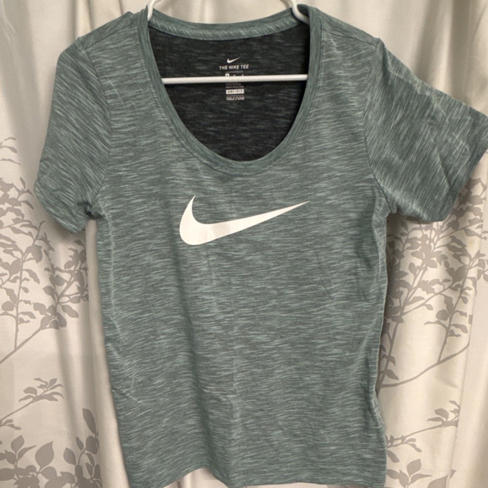 Nike Dri-FIT Women's Athletic Fit Scoop Neck T-Shirt Green M Short Sleeve
