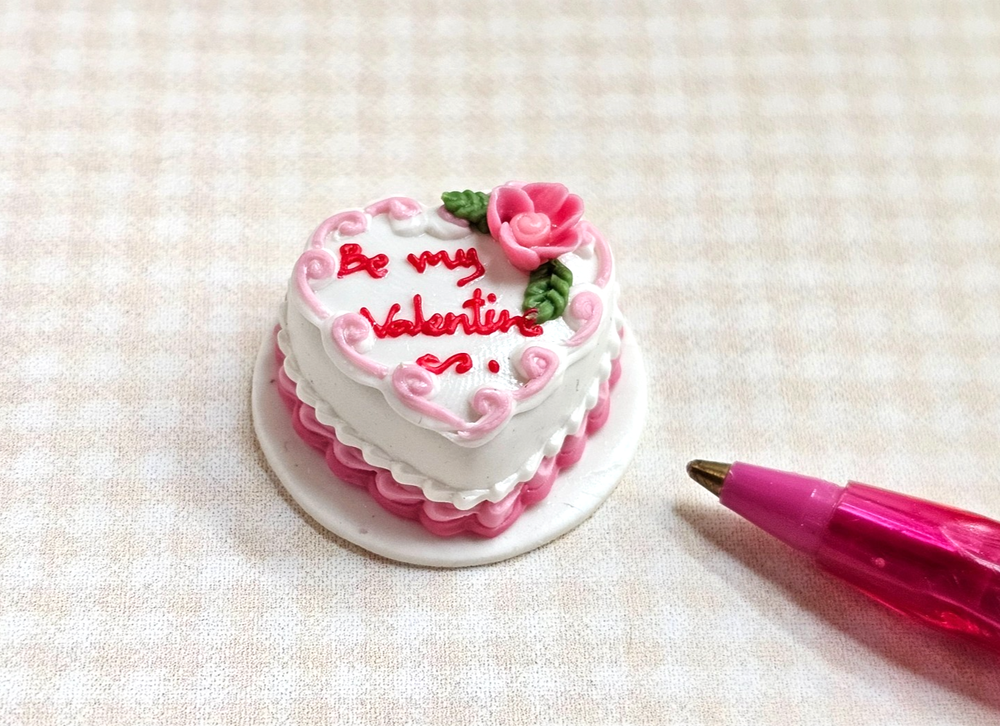 Miniature Valentine's Day Heart Cake, Pink/Red 