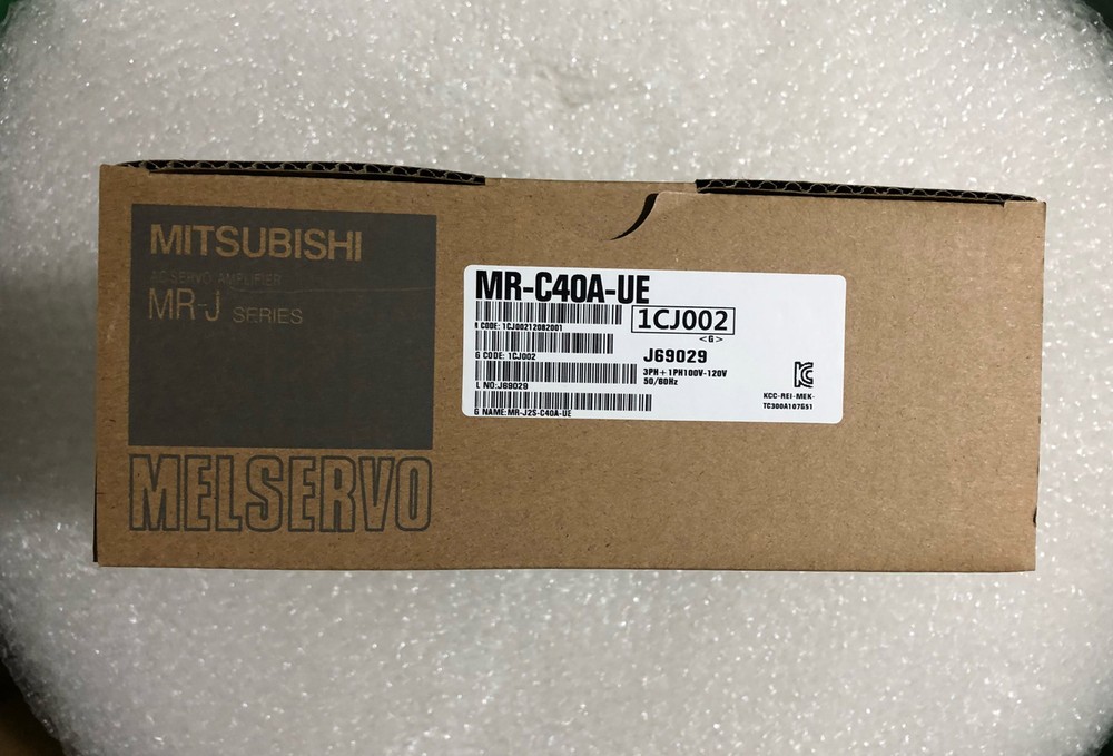 1PC New Mitsubishi MR-C40A-UE Servo Drive MRC40AUE Sealed