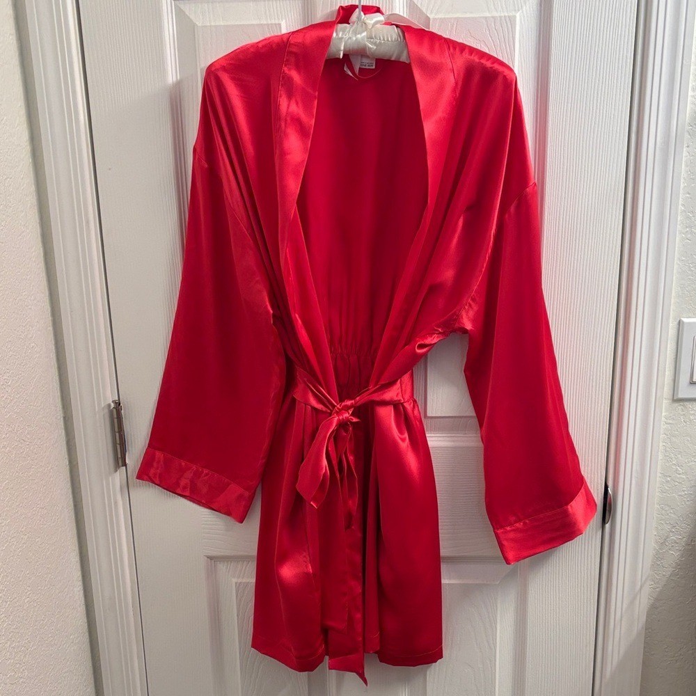 Elegant VICTORIA'S SECRET Red Satin Robe - One Size Hot!
