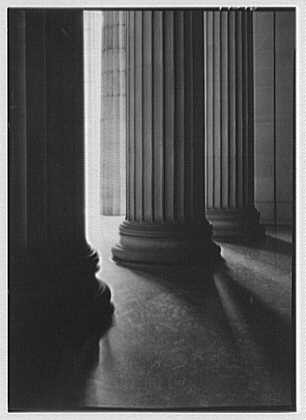 Photo:Lincoln Memorial, Washington, D.C. Detail of pillars