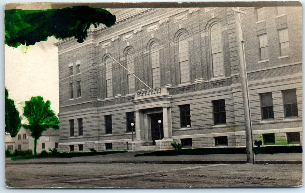 Postcard - Vintage Building Scene