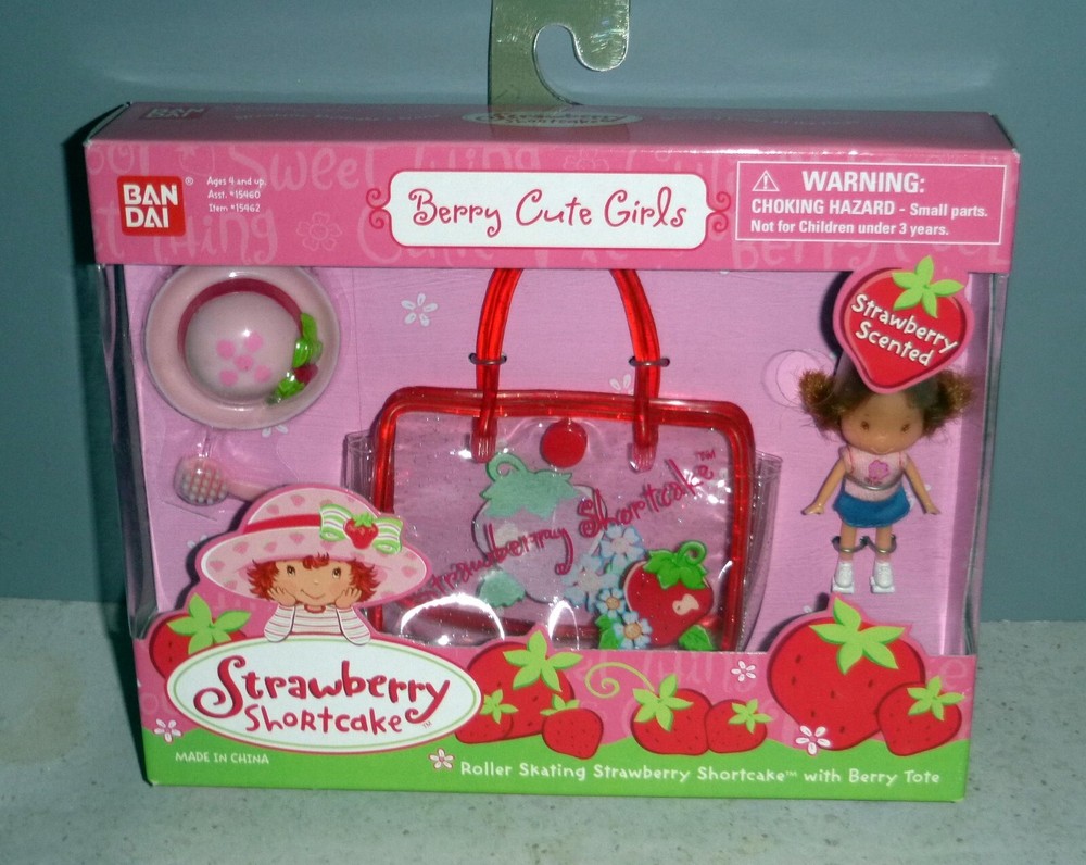 Ban Dai 2002 SSC ROLLER SKATING  STRAWBERRY SHORTCAKE W/BERRY TOTE *UNUSED