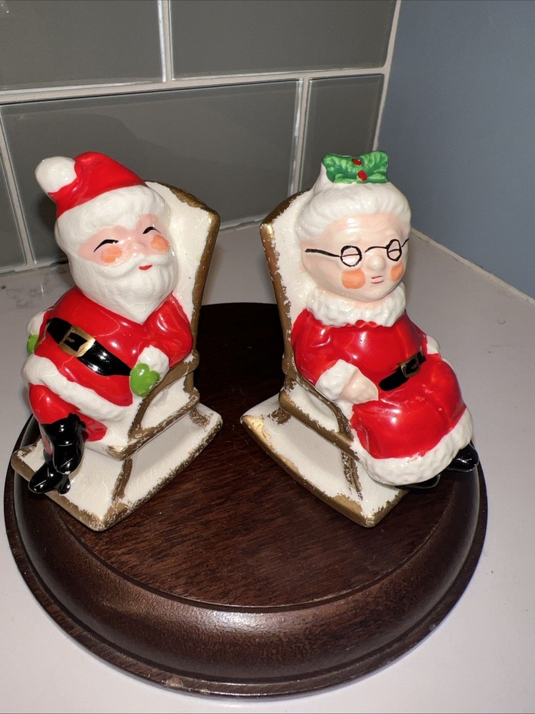 Vintage Enesco Christmas Santa & Mrs Claus Rocking Chair Salt & Pepper Shakers