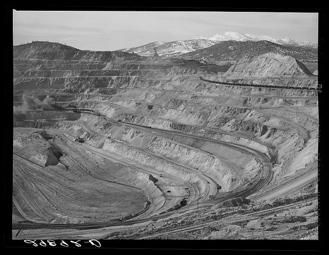 Photo:Ruth Nevada 1940 Copper Pit Open Pit Mine Landscape