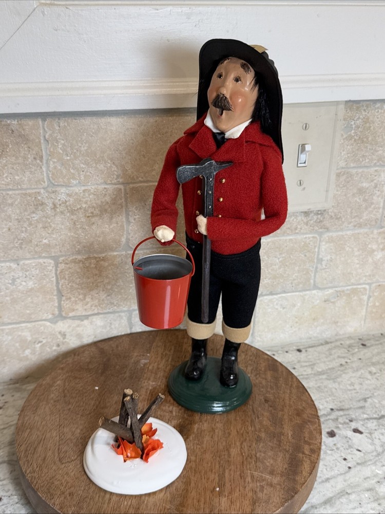 Byers Choice 2002 The Carolers Collection Fireman Hat Bucket, Axe And Fire. Mint
