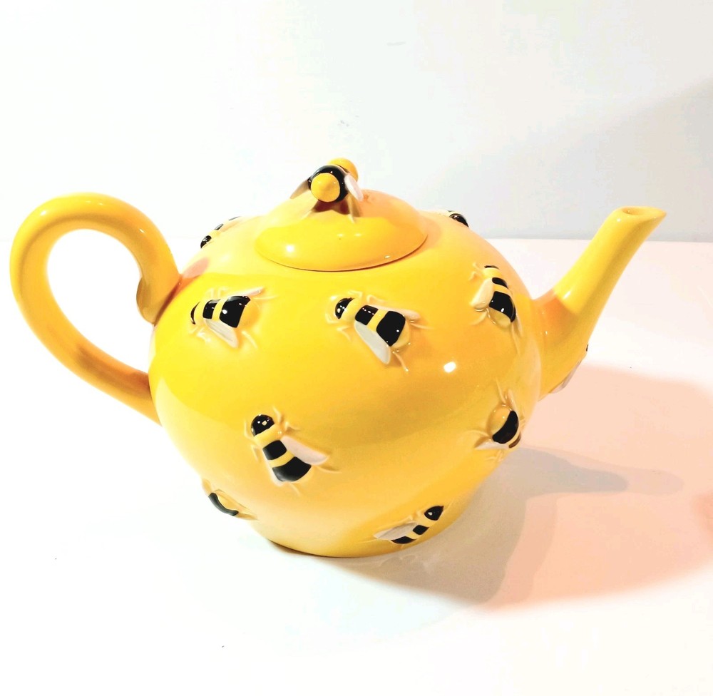 Teapot Buzz Honey Bee Yellow Ceramic W/ Lid Honey Bees 6 Cup By Department 56