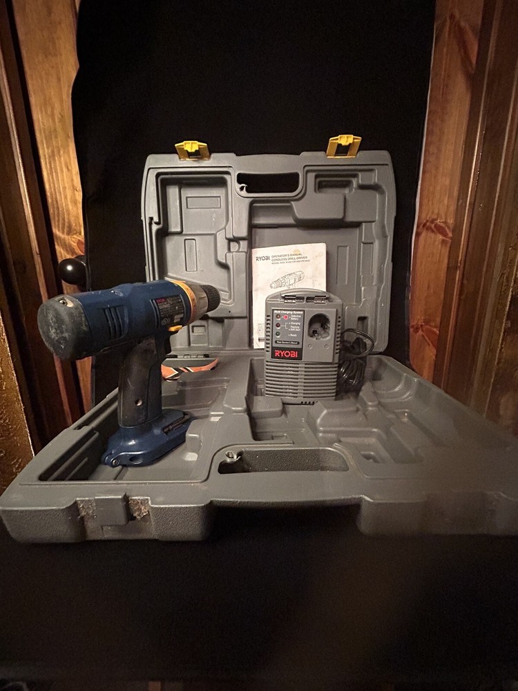 Ryobi Cordless Drill/ Driver 3/8”  R-10521 NO BATTERY—Manual/charger/case 14.4V