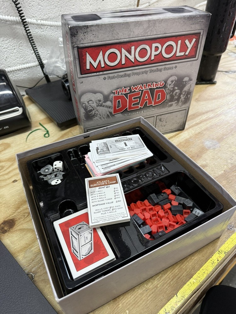 The Walking Dead Monopoly Game Survival Edition USAopoly AMC