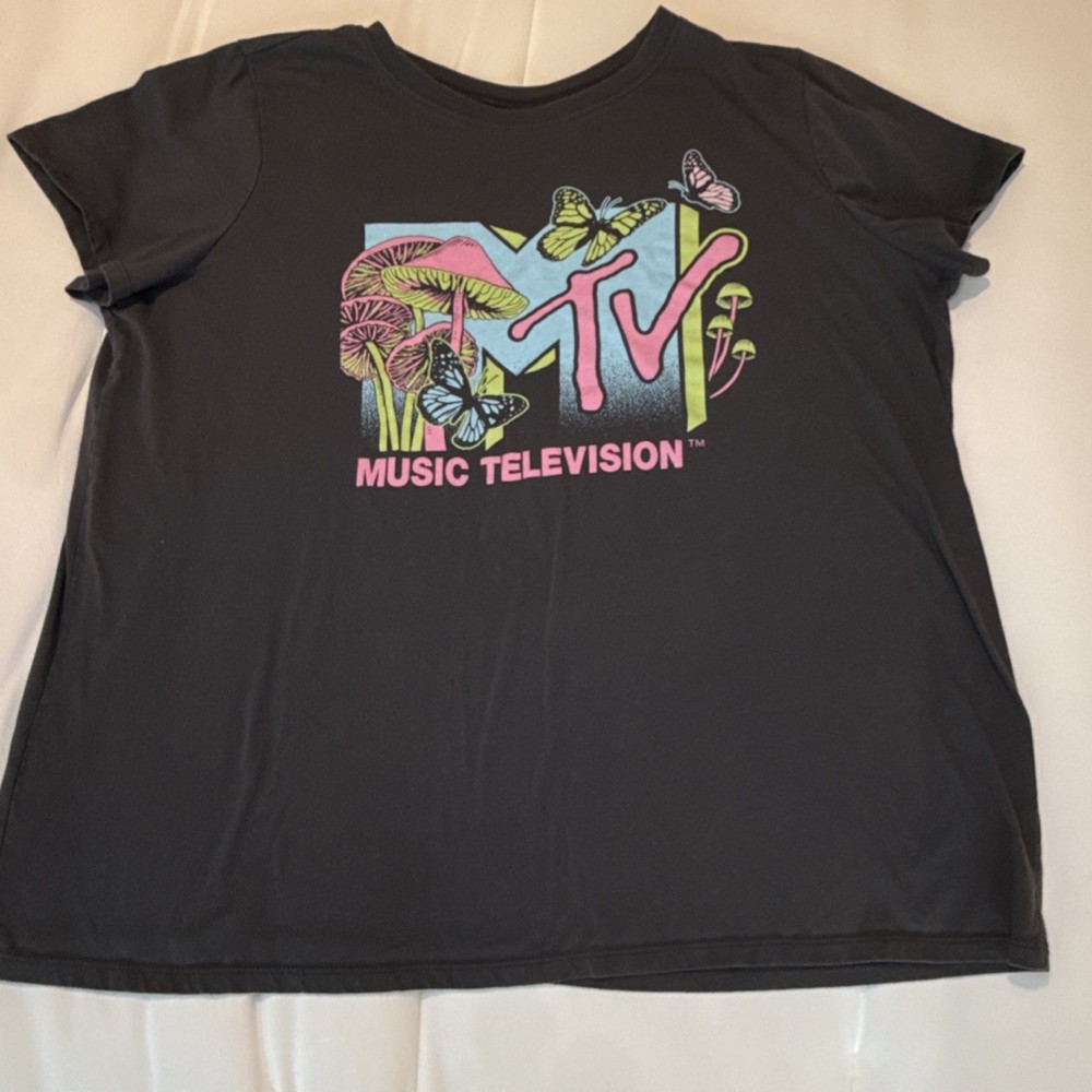 Hybrid Apparel MTV Women's Black Graphic T-Shirt Butterfly Mushroom Size 2XL