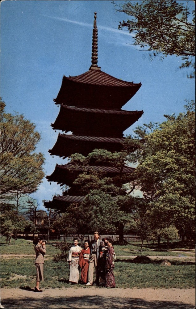 Kyoto Kyoto Japan Pagoda women in kimonos 1950s unused vintage postcard
