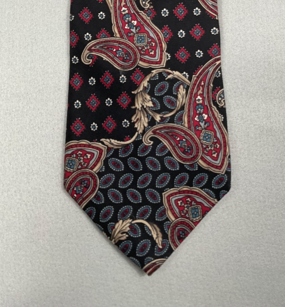 Vintage Sheaf & Caber Tie Mens Black Red Paisley Necktie 56” Long by 3.5” Wide