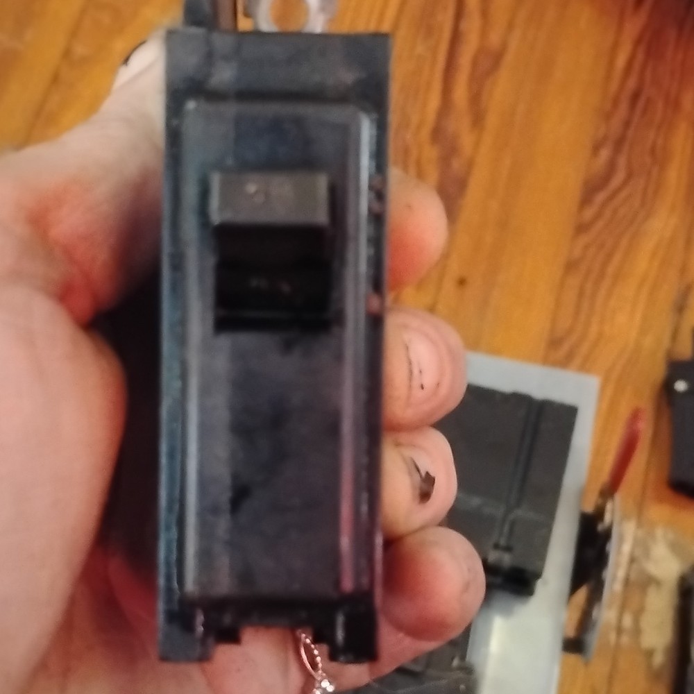 15A 1-Pole Black Circuit Breaker 120V AC Plug-In Thermal On/Off Switch