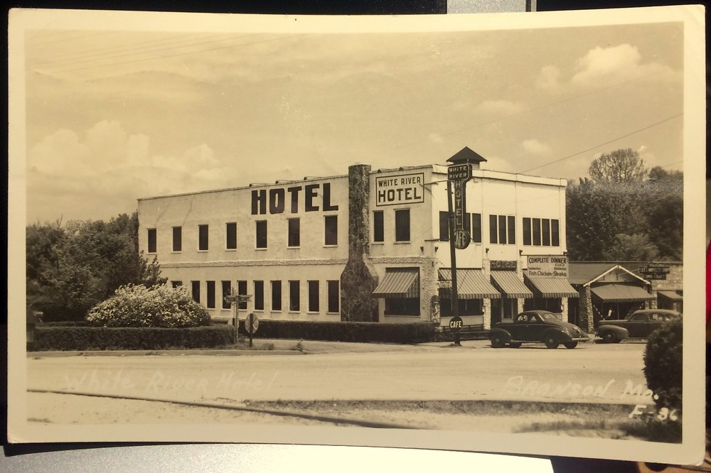 BRANSON, MISSOURI, Photo Post Card, Taney County 1941 White RIver Hotel, STREET