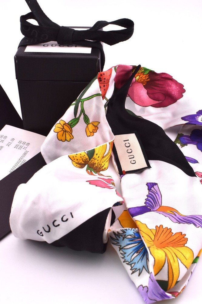 GUCCI Flora Fauna Silk Scarf with Butterfly Bug Bow 34 Inches Long Box Receipt