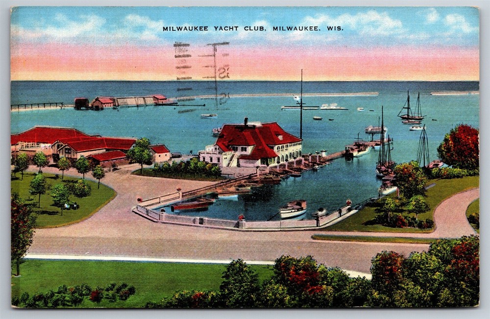 Milwaukee Yacht Club Boats Harbor Sea Wall Birdseye Wis Linen Postcard K2