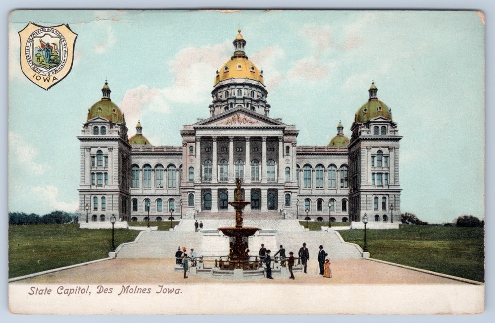 Iowa Des Moines State Capitol Building Unposted Postcard
