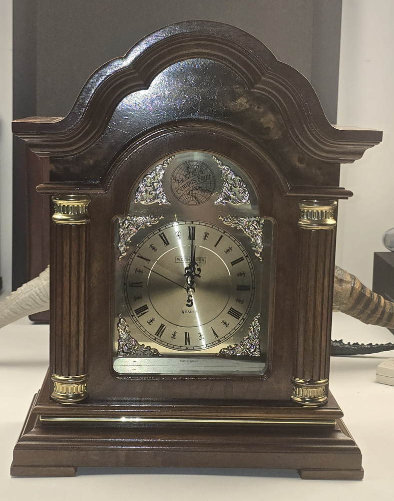 Vtg Westminster Tempus Fugit Wooden Quartz Mantle Clock 1/4 Hr Chime  WORKS