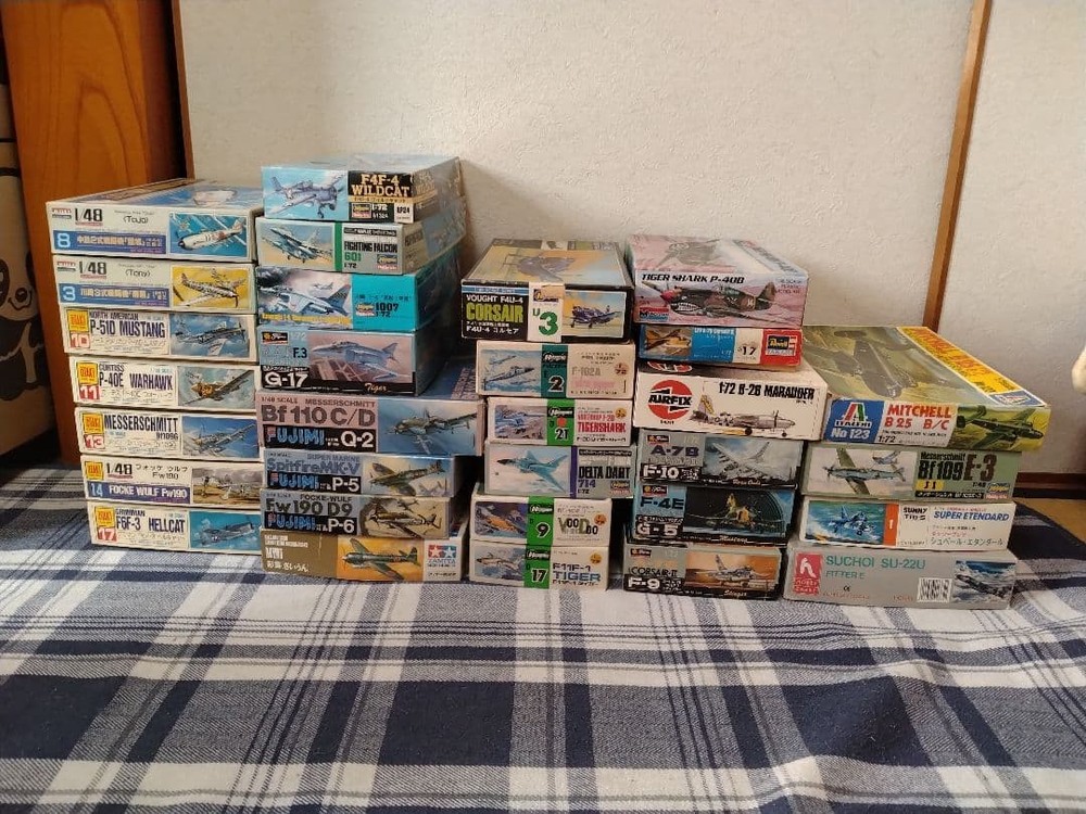 Aircraft plastic model set unassembled #2397f6