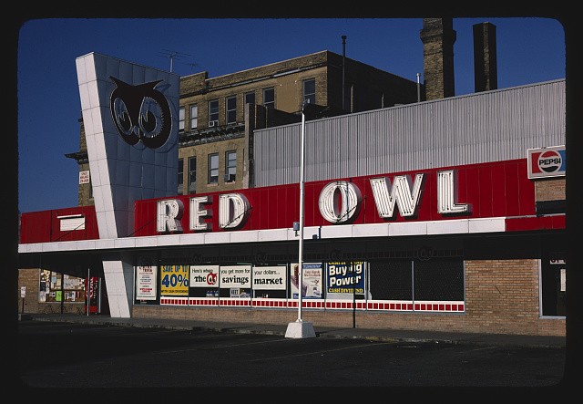 Photo:Minneapolis Minnesota 1981 Red Owl Super Market storefront sign