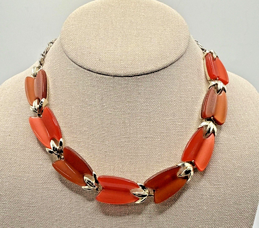 Vintage Lisner Vintage Thermoset Necklace