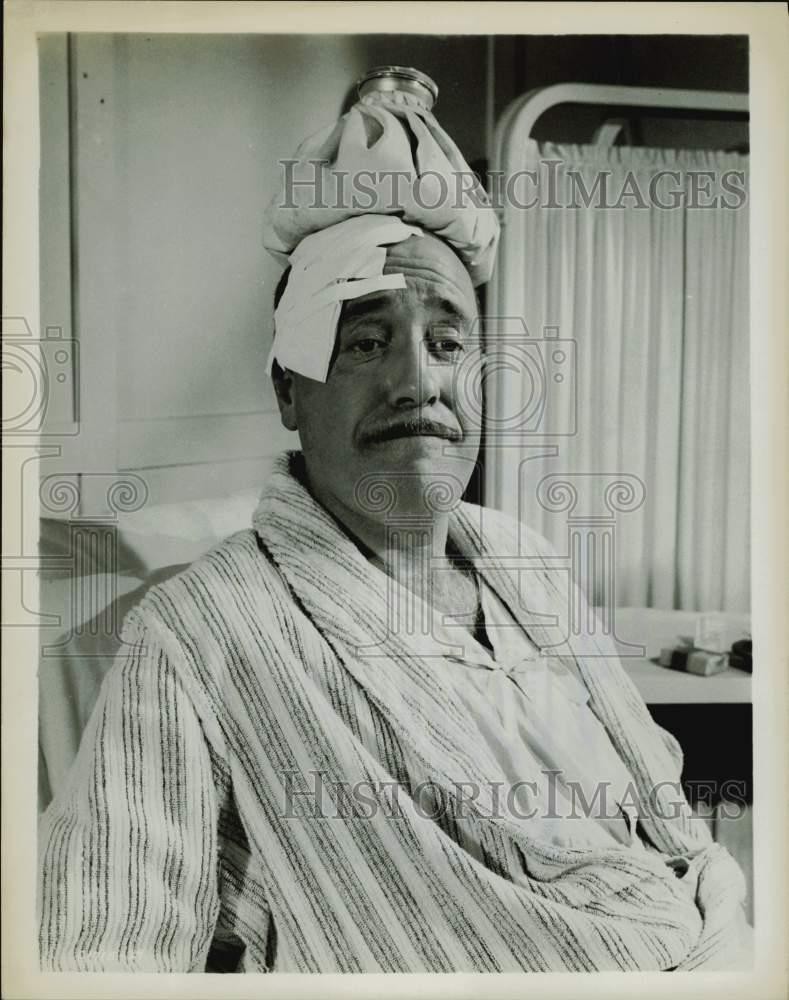 Press Photo Fred Clark with water bottle on his head in Don't Go Near The Water