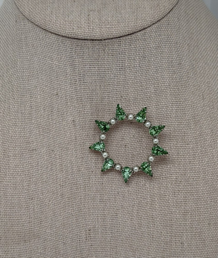 Vtg Signed B. DAVID Green Uranium Glass Rhinestones Pearls Brooch Silver-tone